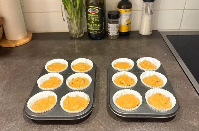 pumpkin chocolate chip muffins